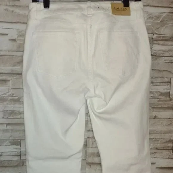 Lauren-Ralph Lauren Ladie's white denim Jeans in size 4 , 29" Waist - Picture 3 of 8